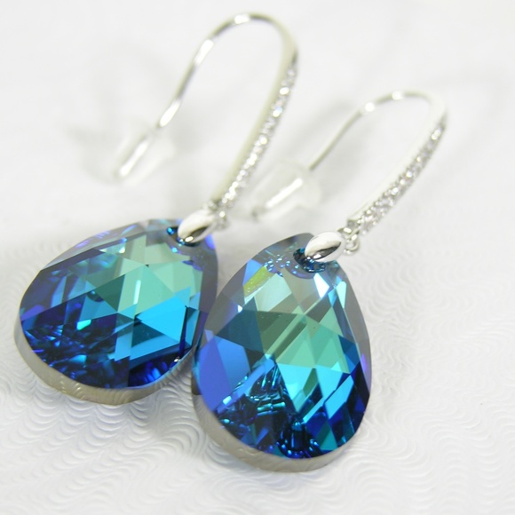 Water Droplet Earrings Made w/ Swarovski Crystals - Picture 5 of 8